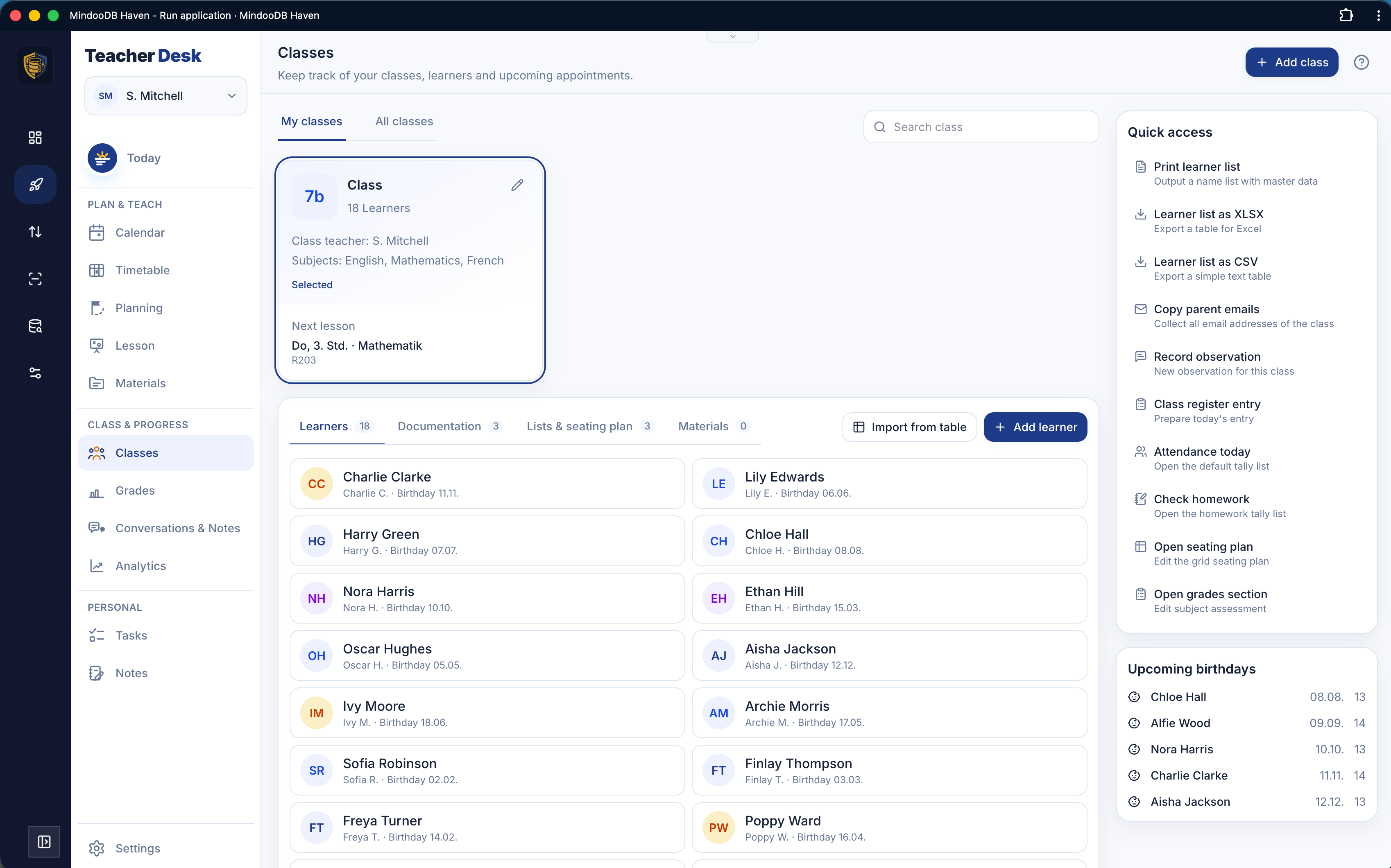 The Teacher's Desk classes view: a list of learners with quick-access actions like printing the class list, copying parent e-mails, and opening the seating plan or grades